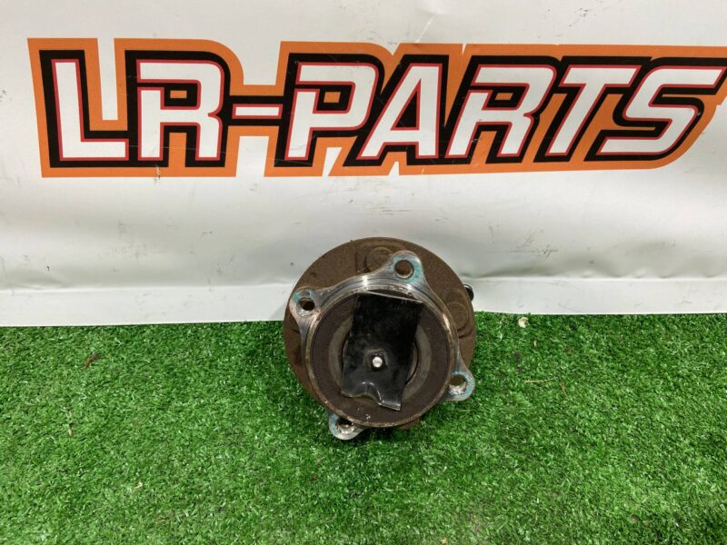 LR137488 Front Hub Range Rover Velar L560 (2018-) Used cost 130 € in stock 12 pcs.