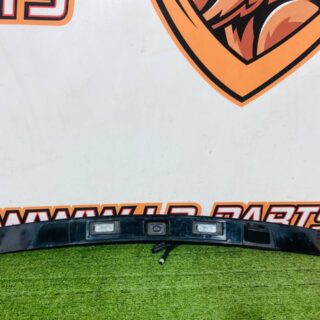 LR137741 Land Rover Discovery Sport L550 (2015-) trunk lid molding used cost 200 € in stock 1 pcs.
