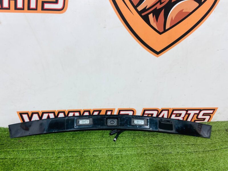 LR137741 Land Rover Discovery Sport L550 (2015-) trunk lid molding used cost 200 € in stock 1 pcs.