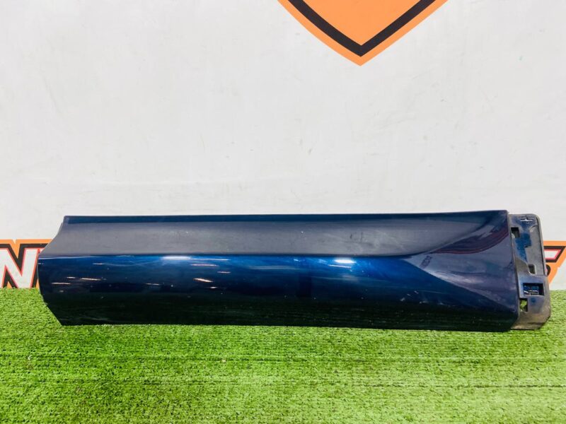 LR140317 Door molding rear left Land Rover Discovery Sport L550 (2015-) Used cost 100 € in stock 1 pcs.