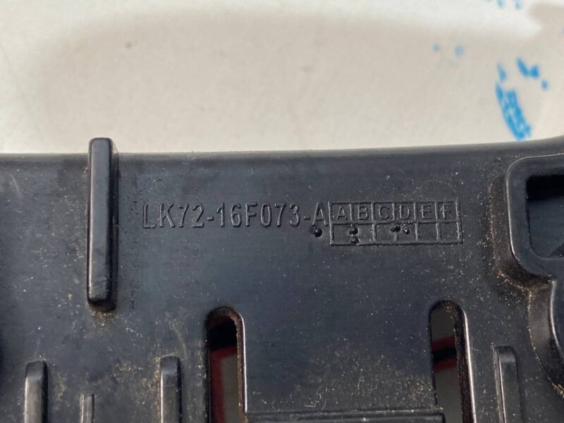 LR144345 Front bumper mounting bracket left Land Rover Discovery Sport L550 (2015-) Used cost 5 € in stock 1 pcs.