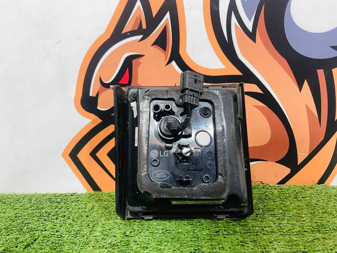 LR149771 Rear left light in the trunk lid 2019- Land Rover Discovery Sport L550 (2015-) Used cost 125 € in stock 1 pcs.