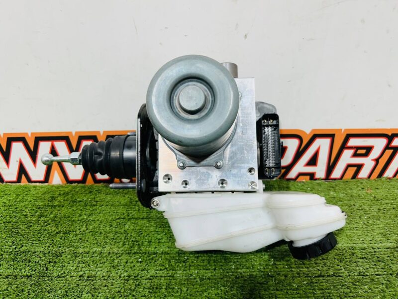 LR161005 ABS unit with tank Range Rover Velar L560 (2018-) used cost 600 € in stock 3 pcs.