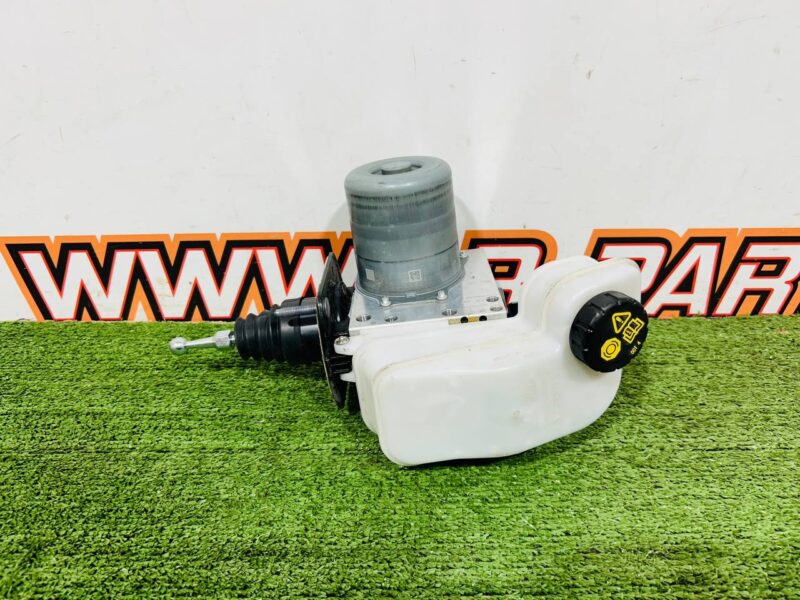 LR161005 ABS unit with tank Range Rover Velar L560 (2018-) used cost 600 € in stock 3 pcs.