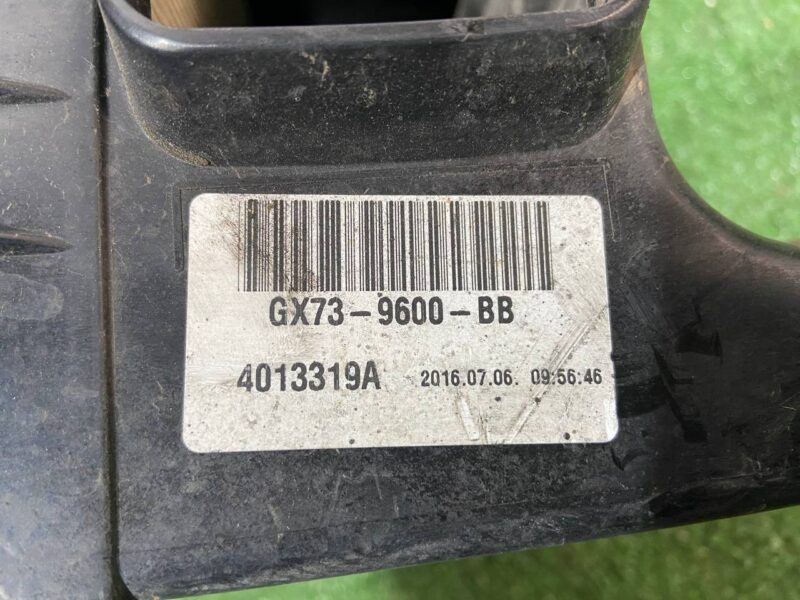 T2H1378 Air filter housing left JAGUAR F PACE Used cost 250 € in stock 1 pcs.
