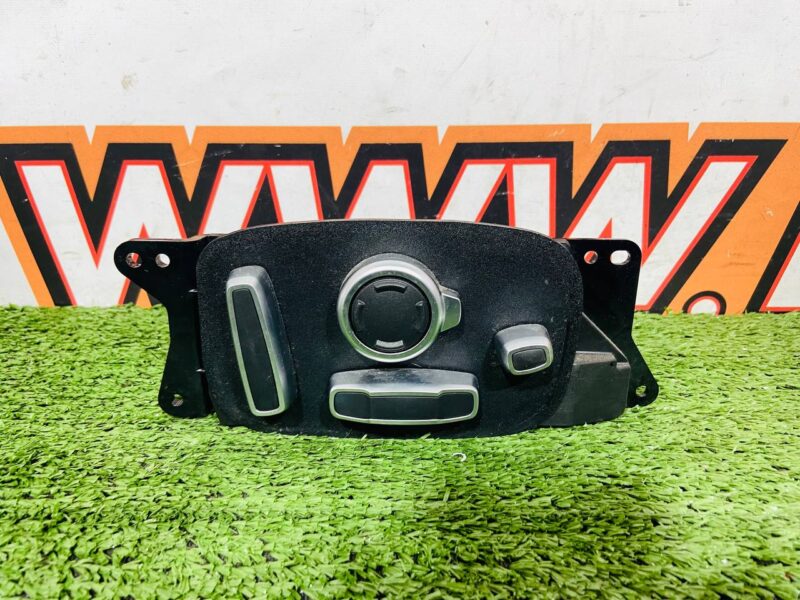 T2H16680 Electric Seat Adjustment Switch Right Jaguar F-Pace X761 (2017-) Used cost 70 € in stock 1 pcs.