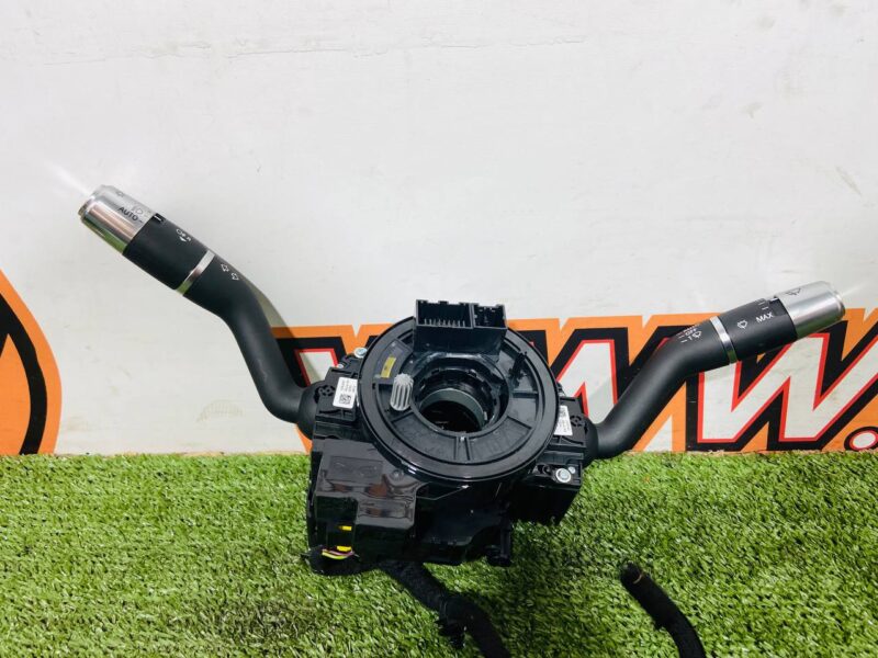 T2H52335 Steering column switch assembly Jaguar I-Pace X590 (2018-) Used cost 180 € in stock 2 pcs.