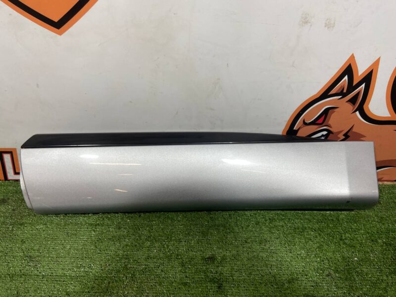 T4A13648LML Rear left door molding Jaguar F-Pace X761 (2017-) used cost 60 € in stock 3 pcs.