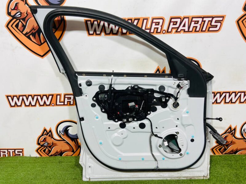 T4A1369KIT Front left door complete Jaguar F-Pace X761 (2017-) Used cost 400 € in stock 1 pcs.