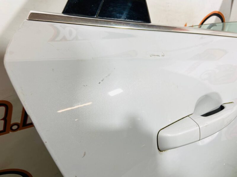 T4A1370 Door rear right complete Jaguar F-Pace X761 (2017-) Used cost 650 € in stock 2 pcs.