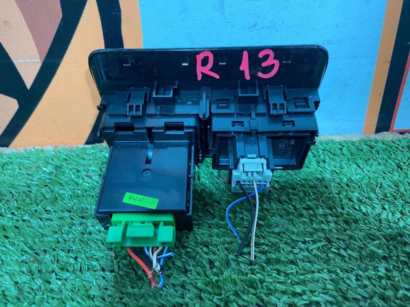 T4A17787 Lighting button block Jaguar F-Pace X761 (2017-) USED cost 50 € in stock 3 pcs.