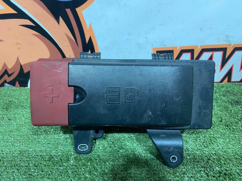 T4A27879 Engine Compartment Fuse Box Jaguar F-Pace X761 (2017-) Used cost 200 € in stock 1 pcs.