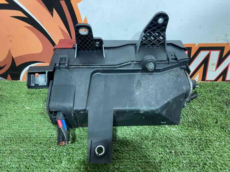T4A27879 Engine Compartment Fuse Box Jaguar F-Pace X761 (2017-) Used cost 200 € in stock 1 pcs.