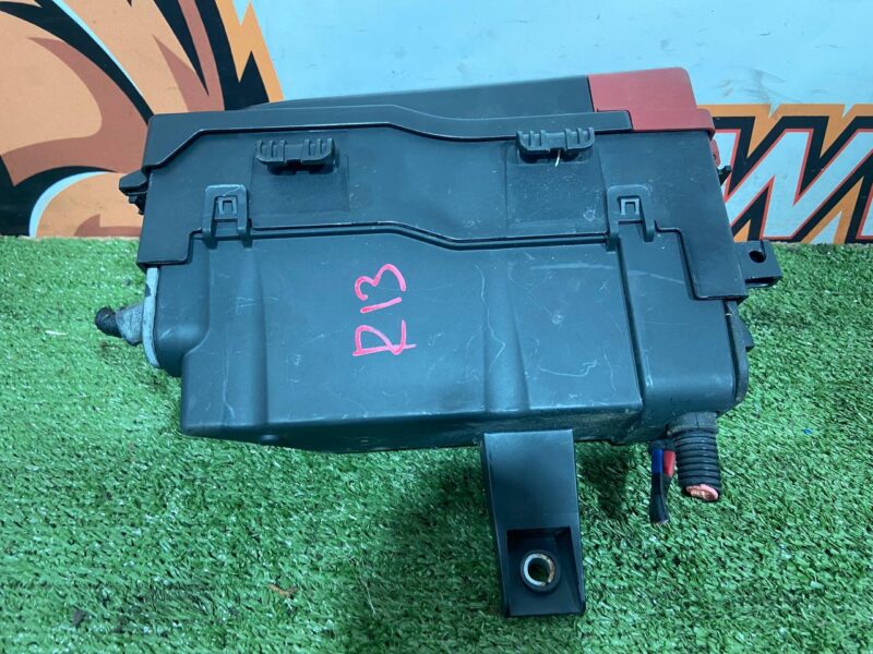 T4A27879 Engine Compartment Fuse Box Jaguar F-Pace X761 (2017-) Used cost 200 € in stock 1 pcs.