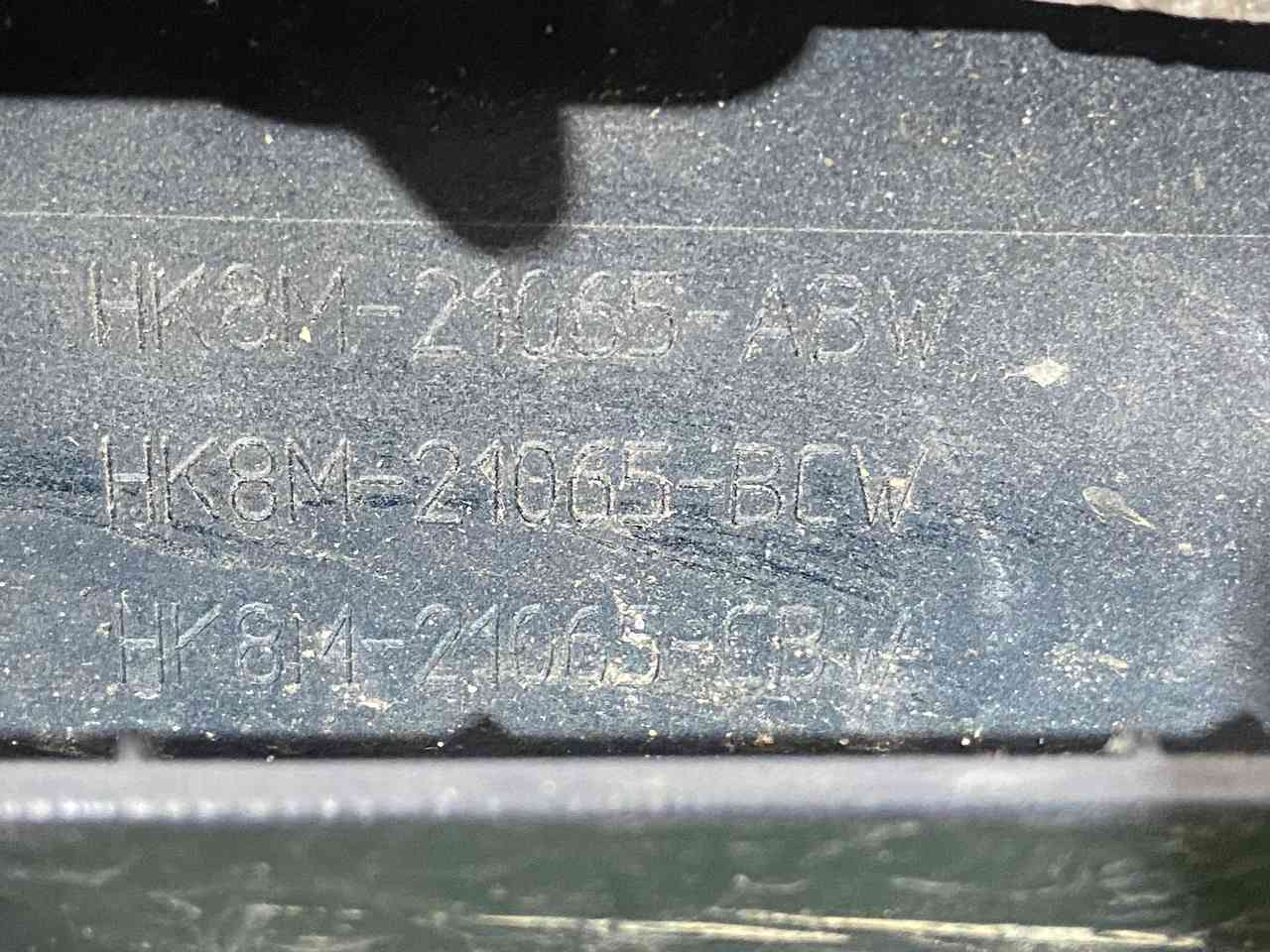 T4A3500LML Translation from Russian to English: Front left door molding Jaguar F-Pace X761 (2017-) Used cost 90 € in stock 1 pcs.