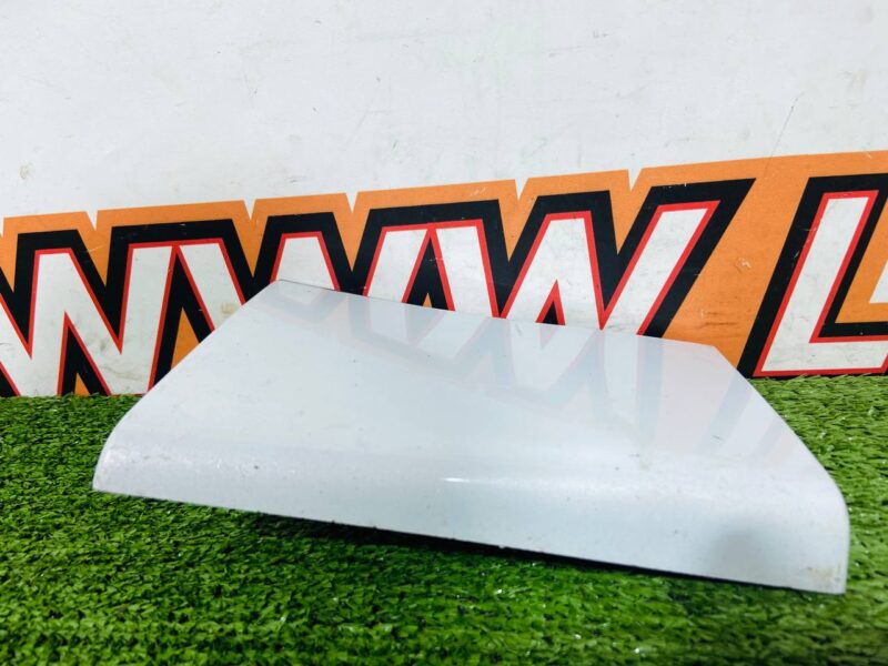 T4A3501LML Right lower wing molding Jaguar F-Pace X761 (2017-) Used - Image 12