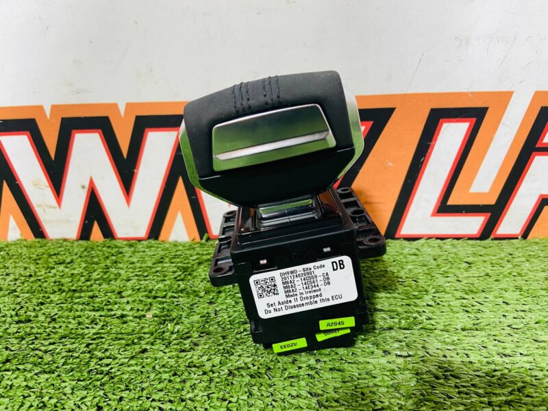 T4A42482 Gear Shift Module Jaguar F-Pace X761 (2017-) Used cost 300 € in stock 4 pcs.