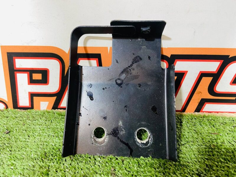 T4A6045 Wing bracket to the spar middle right JAGUAR F-PACE Used - Image 18