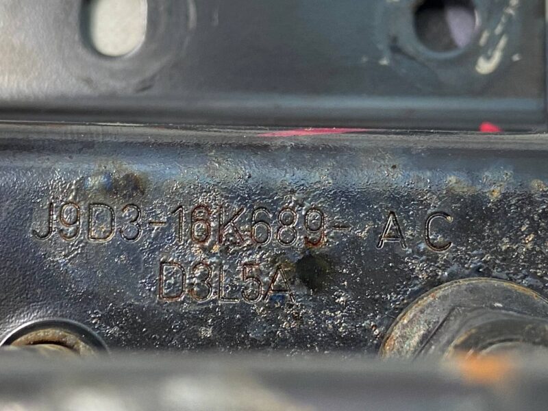 T4K1015 Hood lock hinge Jaguar I-Pace X590 (2018-) Used cost 20 € in stock 8 pcs.