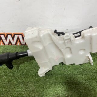 T4K11257 Windscreen washer reservoir Jaguar I-Pace X590 (2018-) Used cost 100 € in stock 1 pcs.