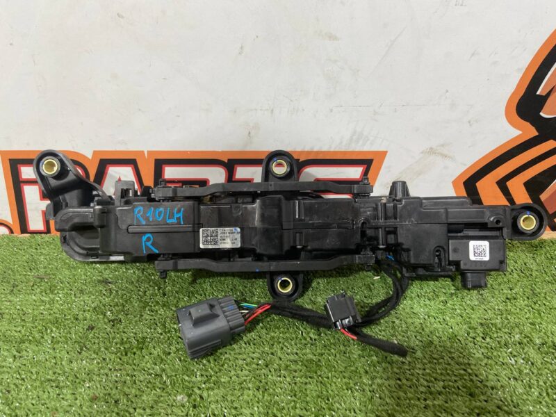 T4K1292 Door handle outer rear left Jaguar I-Pace (2018-) Used cost 100 € in stock 3 pcs.