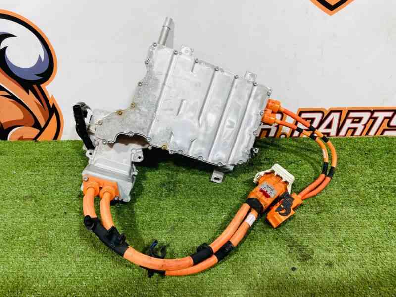 T4K13803 Jaguar I-Pace X590 (2018-) High Voltage Charging Contactor Module Used cost 1 100 € in stock 2 pcs.