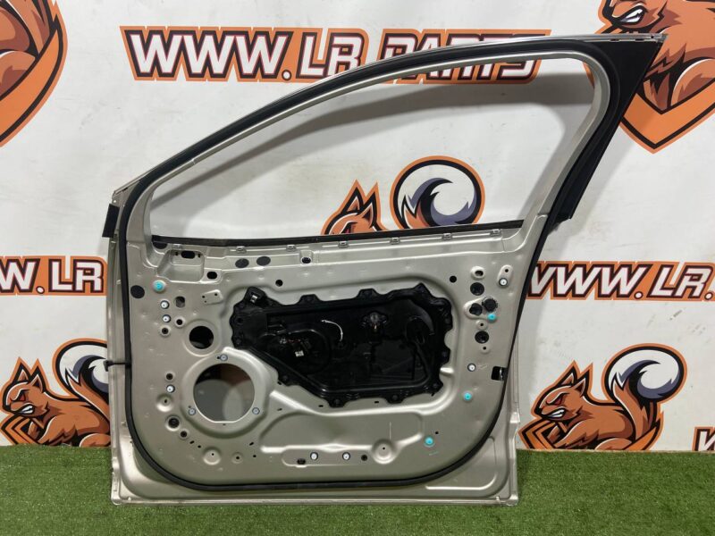 T4K1541 Front right door Jaguar I-Pace (2018-) used cost 650 € in stock 1 pcs.