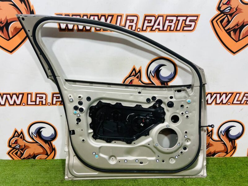 T4K1542 Front left Door JAGUAR I-PACE Used cost 650 € in stock 3 pcs.