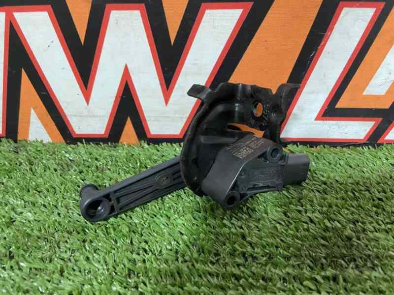 T4K1551 Height sensor right rear Jaguar I-Pace (2018-) Used cost 50 € in stock 7 pcs.