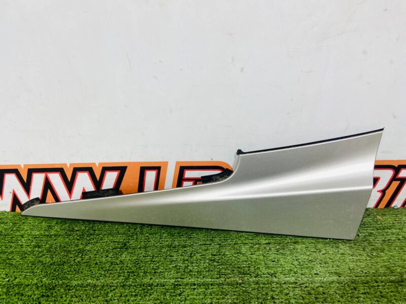 T4K1748LML Roof trim element with reinforcement left Jaguar I-Pace X590 (2018-) USED cost 50 € in stock 4 pcs.
