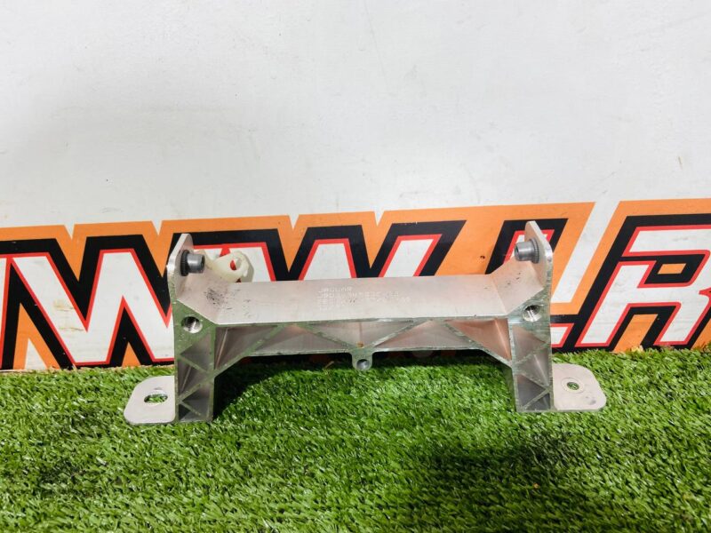 T4K2320 Jaguar I-Pace (2018-) Center Console Bracket Used cost 40 € in stock 4 pcs.