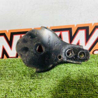 T4K3967 Bracket (plate) rear subframe left Jaguar I-Pace X590 (2018-) Used cost 19 € in stock 2 pcs.