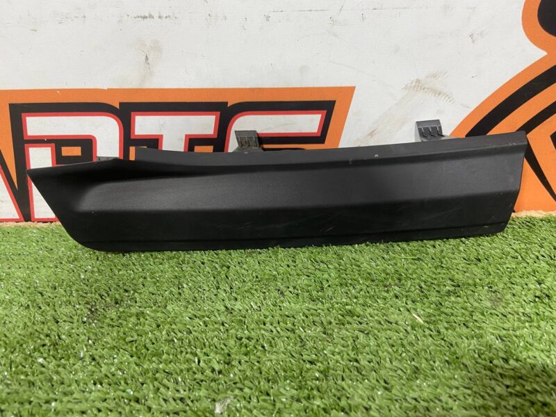 T4K5226 Rear bumper trim left Jaguar I-Pace (2018-) Used cost 50 € in stock 1 pcs.