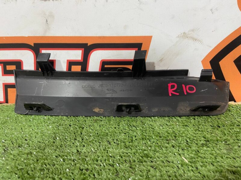 T4K5226 Rear bumper trim left Jaguar I-Pace (2018-) Used cost 50 € in stock 1 pcs.