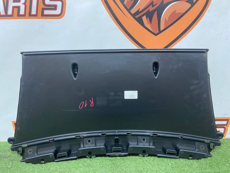 T4K8820 Bonnet trim middle Jaguar I-Pace X590 (2018-) Used cost 160 € in stock 7 pcs.