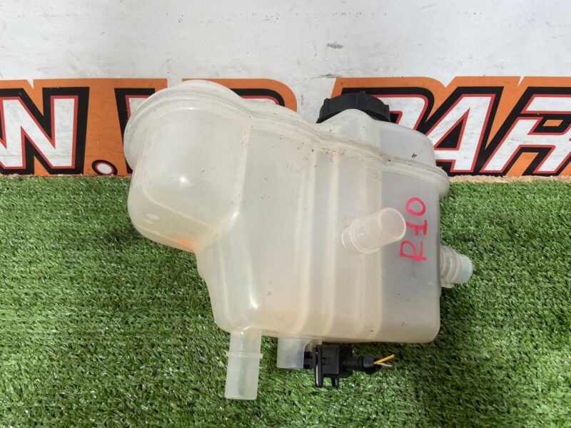 T4K9123 Expansion tank left Jaguar I-Pace X590 (2018-) Used cost 85 € in stock 2 pcs.