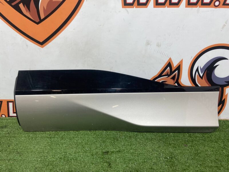 T4K9215LML Rear left lower door molding Jaguar I-Pace (2018-) Used cost 150 € in stock 10 pcs.