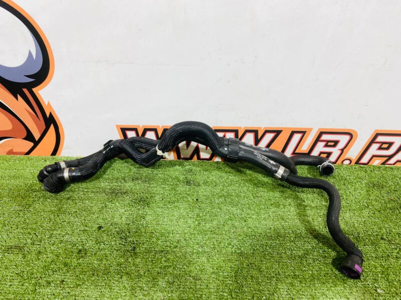 T4K9563 Cooling system hose Jaguar I-Pace X590 (2018-) Used cost 100 € in stock 2 pcs.