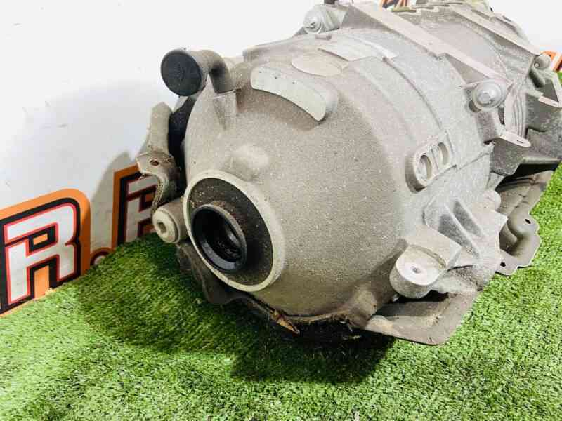 T4K9605 Rear electric motor Jaguar I-Pace (2018-) used cost 2 750 € in stock 11 pcs.