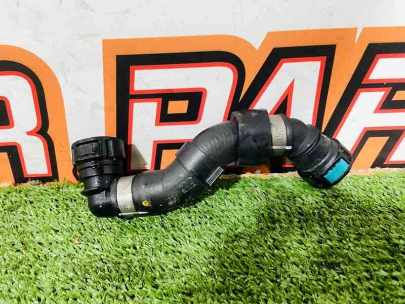T4K9783 Cooling system hose to expansion tank Jaguar I-Pace X590 (2018-) Used cost 35 € in stock 2 pcs.