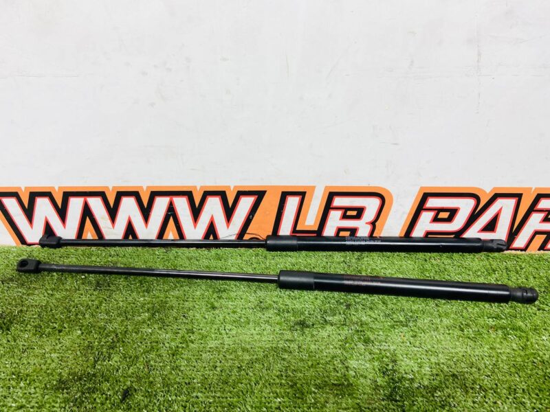 T4K9952KIT Rear door pillar kit Jaguar I-Pace X590 (2018-) Used cost 50 € in stock 1 pcs.