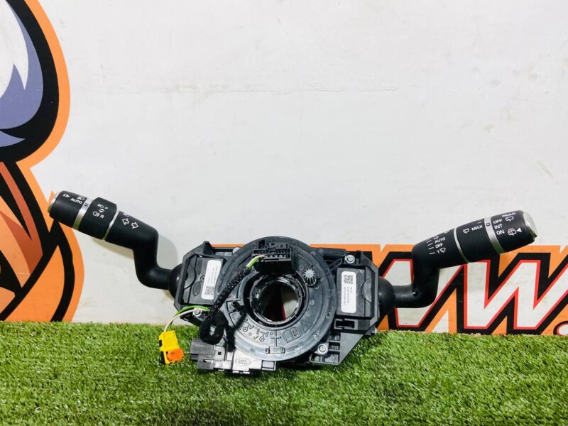 T4N21440 Steering column switch assembly Jaguar F-Pace X761 (2017-) USED cost 75 € in stock 1 pcs.