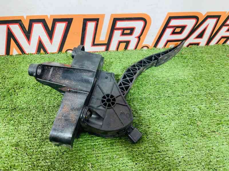 J9D1119 Accelerator Pedal Assembly LHD Jaguar I-Pace X590 (2018-) Used cost 100 € in stock 4 pcs.