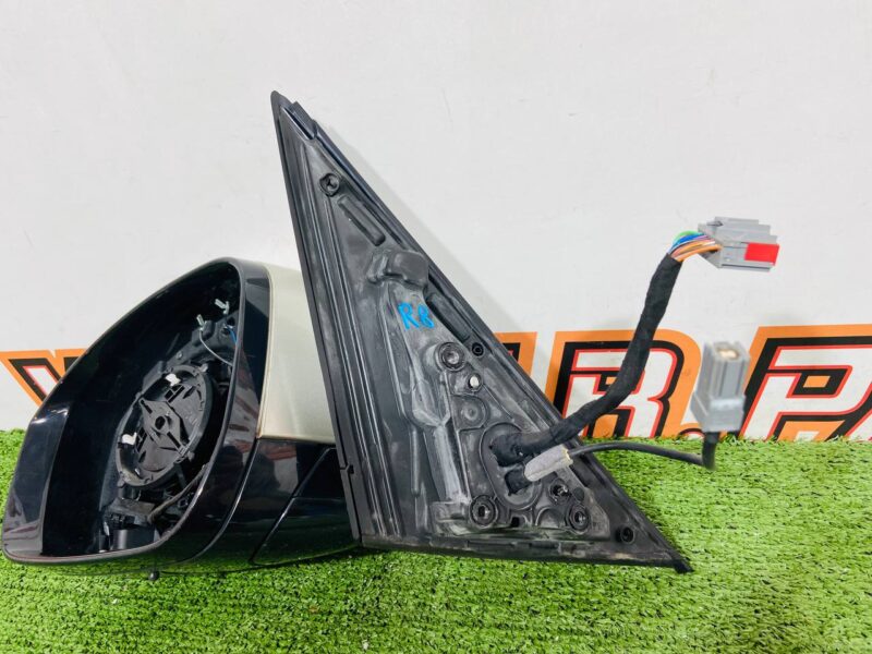 LR036687 Left outside mirror (+camera +blind spots +anti-glare)) Range Rover L405 (2013-2021) Used cost 700 € in stock 1 pcs.