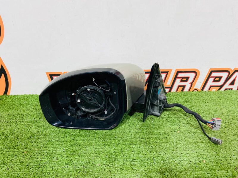 LR036687 Left outside mirror (+camera +blind spots +anti-glare)) Range Rover L405 (2013-2021) Used cost 700 € in stock 1 pcs.