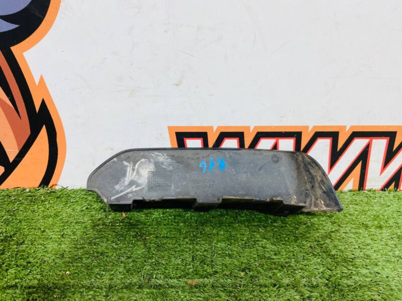 LR061249 Front bumper deflector left Land Rover Discovery Sport L550 (2015-) Used cost 18 € in stock 1 pcs.