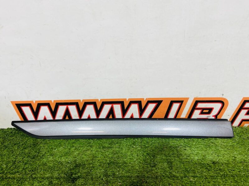 LR073115 Roof molding right rear Land Rover Discovery Sport L550 (2015-) Used cost 35 € in stock 1 pcs.