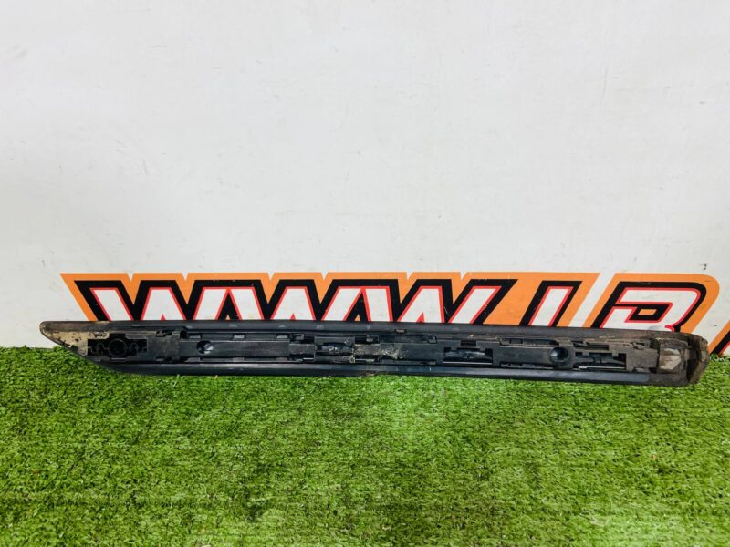 LR073116 Roof molding left rear Land Rover Discovery Sport L550 (2015-) Used cost 50 € in stock 1 pcs.