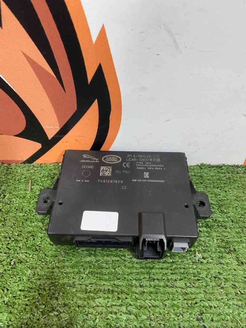 LR099141 Land Rover Discovery 5 L462 (2017-) Alarm Unit Used - Image 12