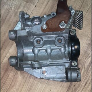 LR105296 Bracket for right drive shaft 2.0ie ingenium Land Rover Discovery Sport L550 (2015-) USED cost 80 € in stock 1 pcs.